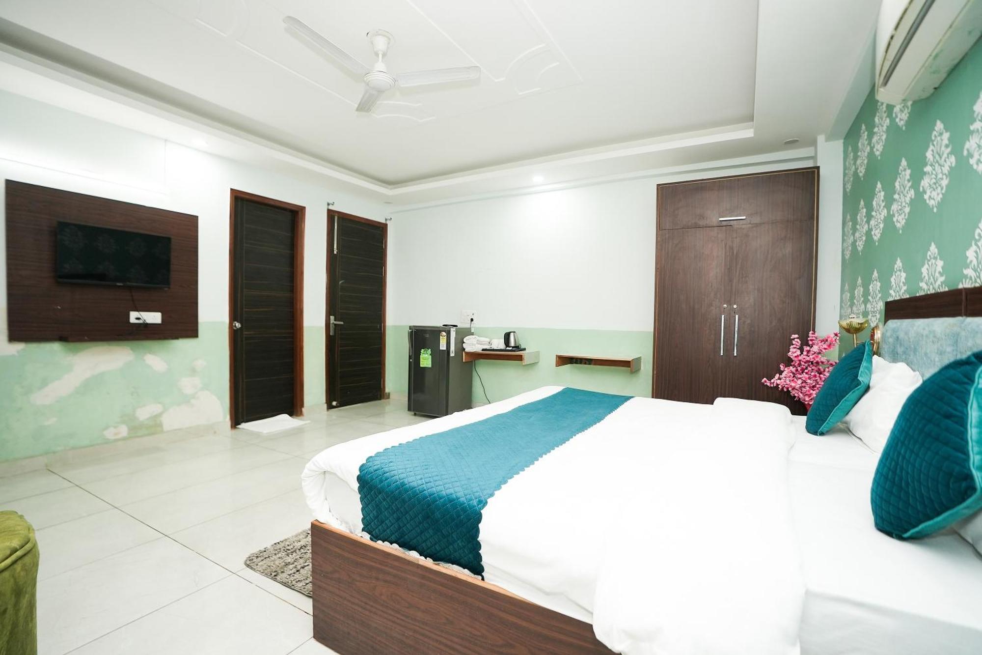 Hotel Tanvi Premium Residency Near Artemis Hospital, Gurugram Gurgaon Exterior foto