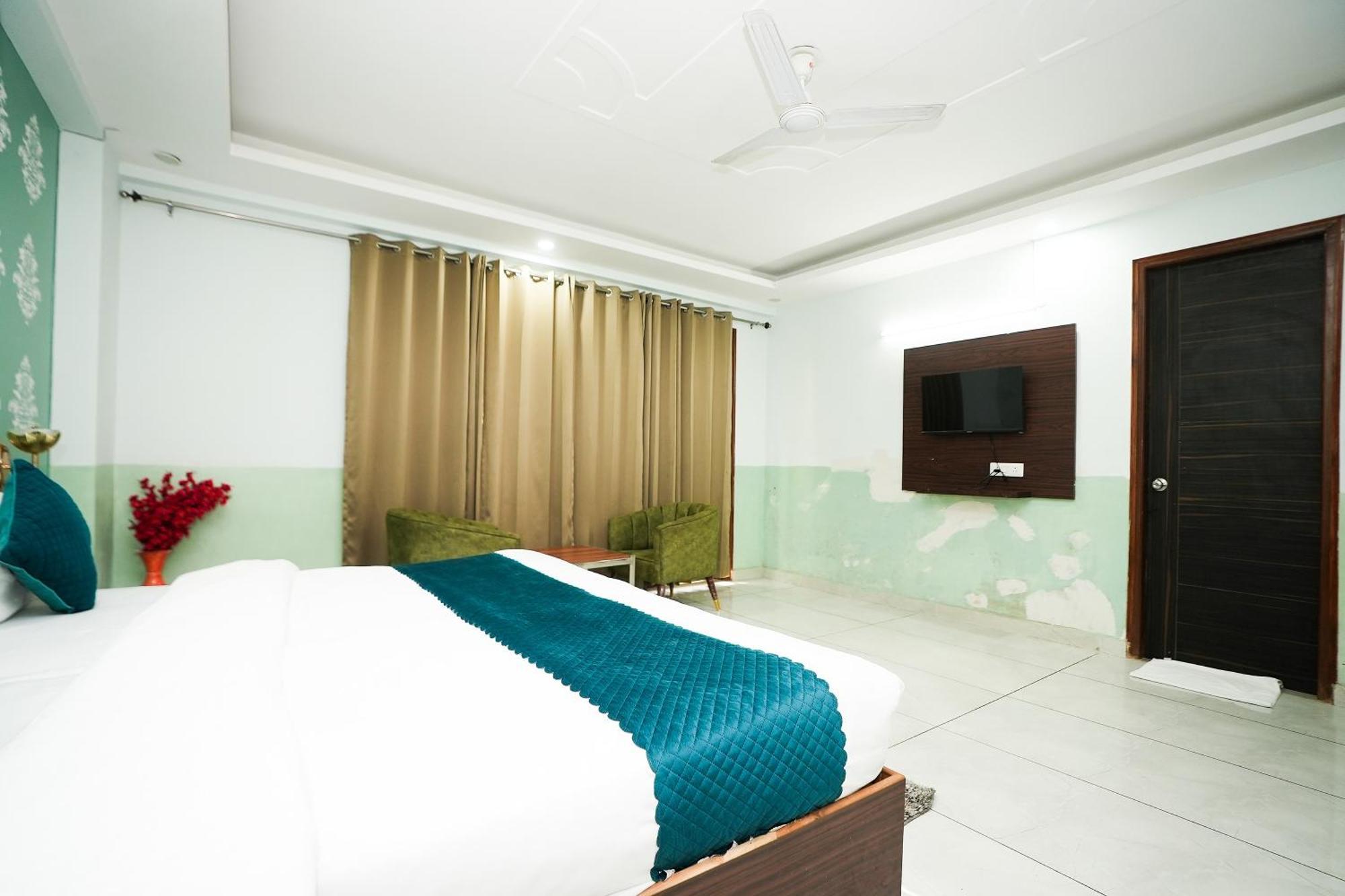 Hotel Tanvi Premium Residency Near Artemis Hospital, Gurugram Gurgaon Exterior foto