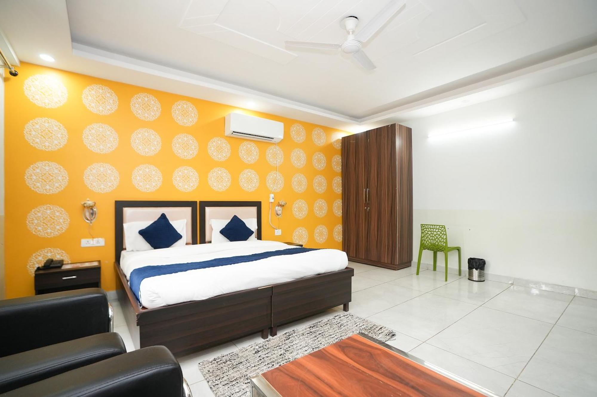 Hotel Tanvi Premium Residency Near Artemis Hospital, Gurugram Gurgaon Exterior foto