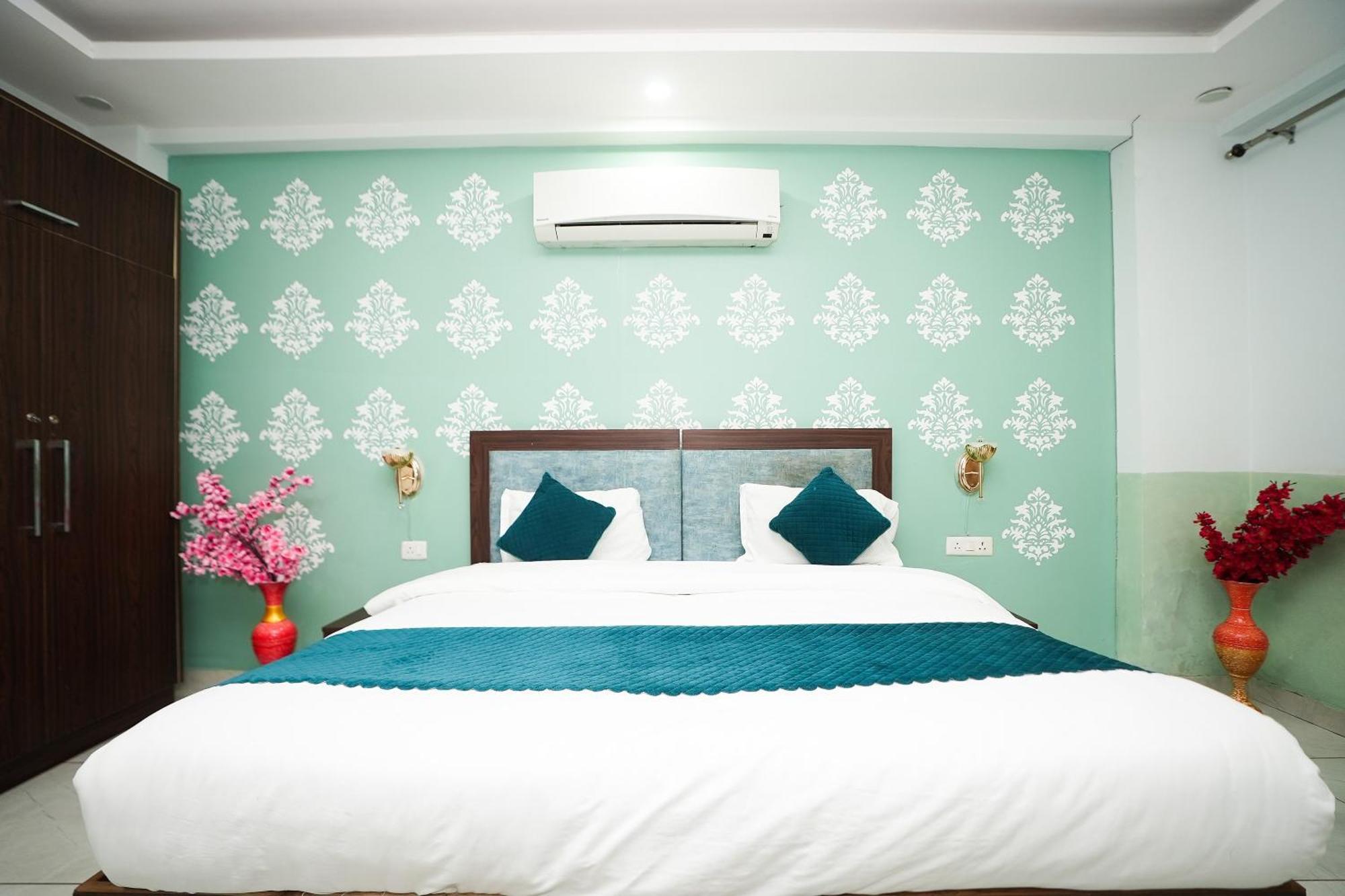 Hotel Tanvi Premium Residency Near Artemis Hospital, Gurugram Gurgaon Exterior foto