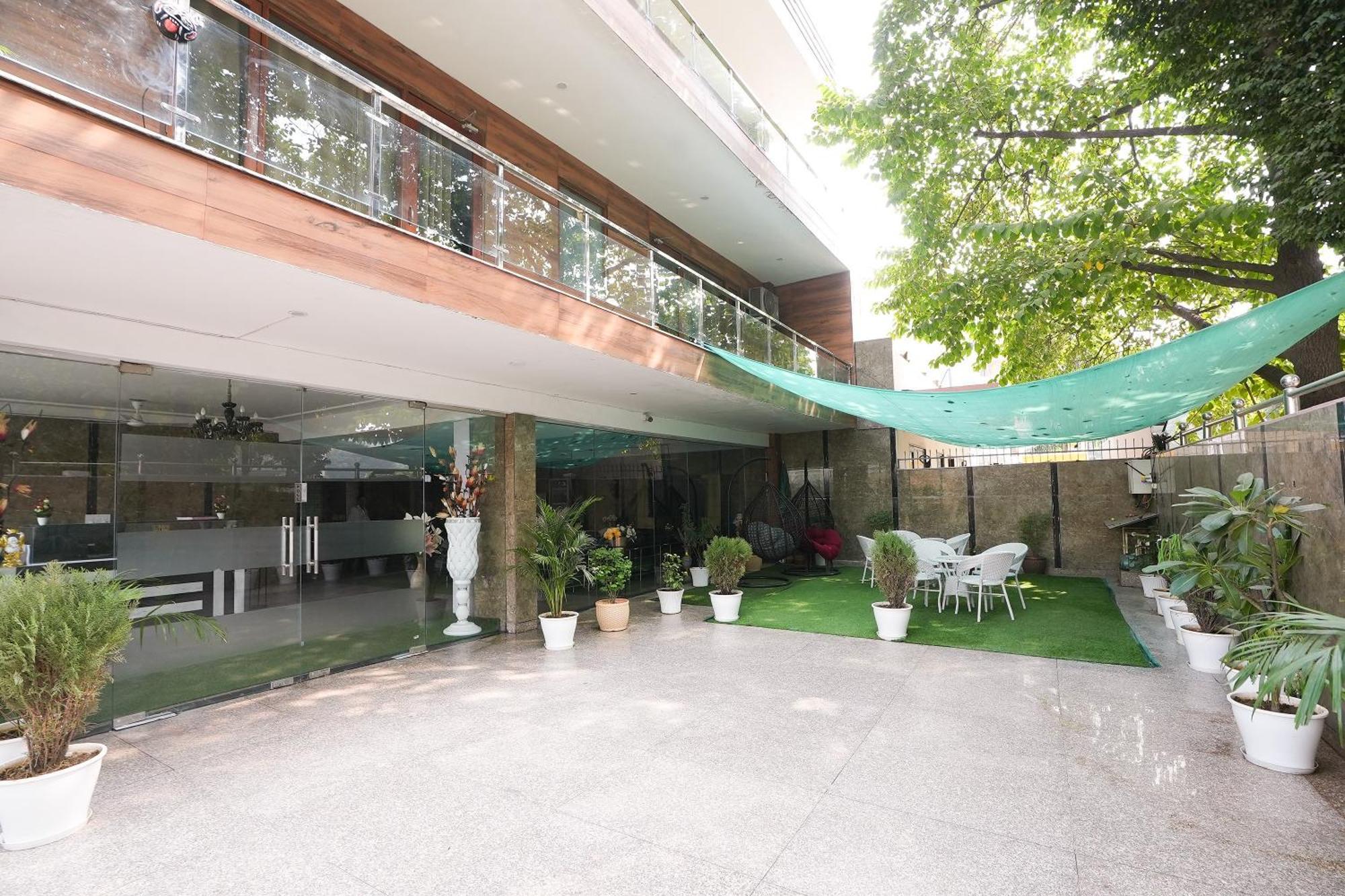 Hotel Tanvi Premium Residency Near Artemis Hospital, Gurugram Gurgaon Exterior foto